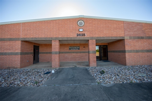 Listing Image #2 - Others for sale at 2625 S Church St, Paris TX 75460