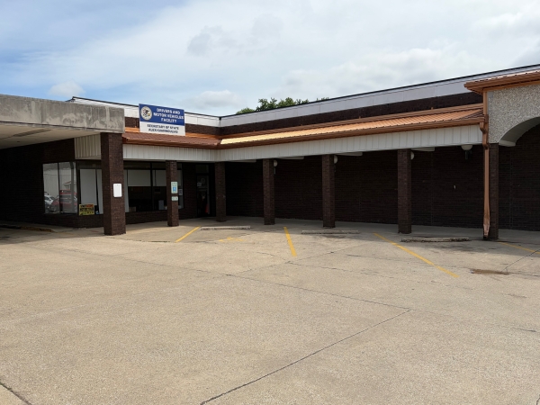 Listing Image #1 - Office for sale at 13 Old Capitol Shopping Center, Vandalia IL 62471