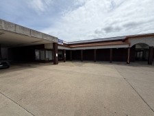 Listing Image #2 - Office for sale at 13 Old Capitol Shopping Center, Vandalia IL 62471