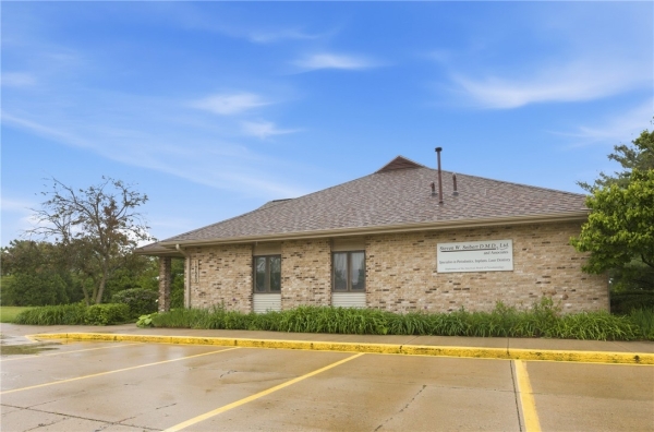Listing Image #3 - Office for sale at 1720 18th Street, Charleston IL 61920