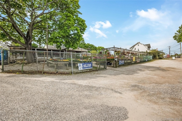 Listing Image #3 - Others for sale at 42 Hempstead Turnpike, Farmingdale NY 11735