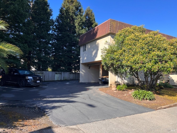 Listing Image #2 - Multi-family for sale at 931 Golden Gate Dr, Napa CA 94558