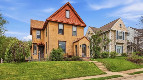 Listing Image #1 - Others for sale at 77 Alpine Street, Dubuque IA 52001