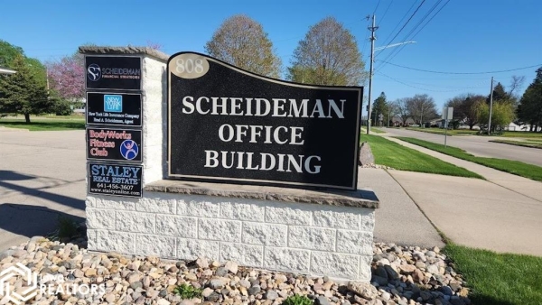 Listing Image #3 - Office for sale at 808 4th St NE, Hampton IA 50441