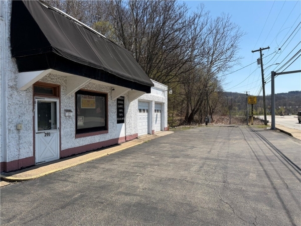 Listing Image #2 - Others for sale at 200 Freeport St, New Kensington PA 15626