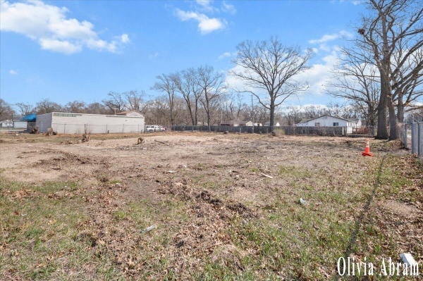 Listing Image #2 - Retail for sale at 1263 E Broadway Avenue, Norton Shores MI 49444