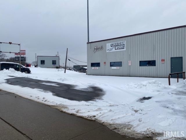 Listing Image #2 - Industrial for sale at 3001 Maumee Avenue, Fort Wayne IN 46803