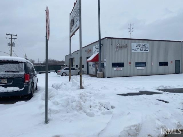Listing Image #3 - Industrial for sale at 3001 Maumee Avenue, Fort Wayne IN 46803