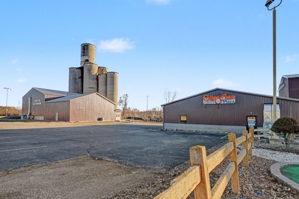 Listing Image #3 - Retail for sale at 3883 W Carleton Road, Hillsdale MI 49242
