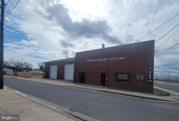 Listing Image #1 - Others for sale at 406-408-410-412-414-416 Martin St, Salisbury MD 21804