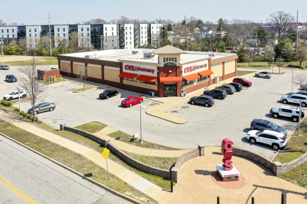 Listing Image #1 - Retail for sale at 9141 Olive Boulevard, Olivette MO 63132
