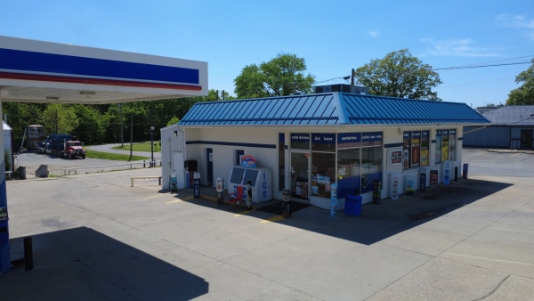 Listing Image #1 - Retail for sale at 400 E. Jourdan, Newton IL 62448