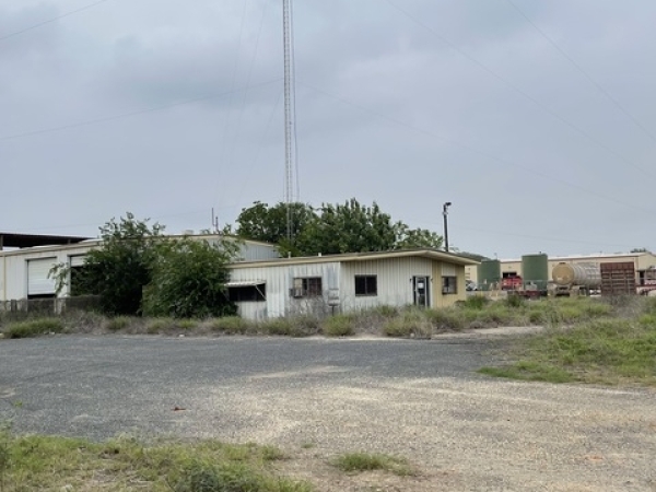 Listing Image #2 - Others for sale at 2081 Bi 35 E, Pearsall TX 78061