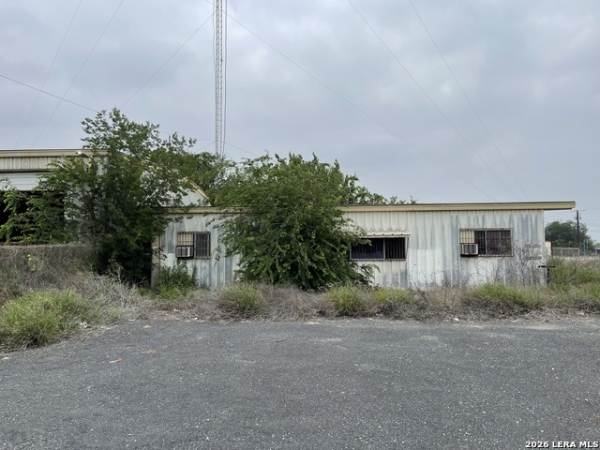 Listing Image #3 - Others for sale at 2081 Bi 35 E, Pearsall TX 78061
