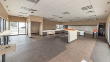 Listing Image #2 - Retail for sale at 7901 University Ave, Lubbock TX 79423