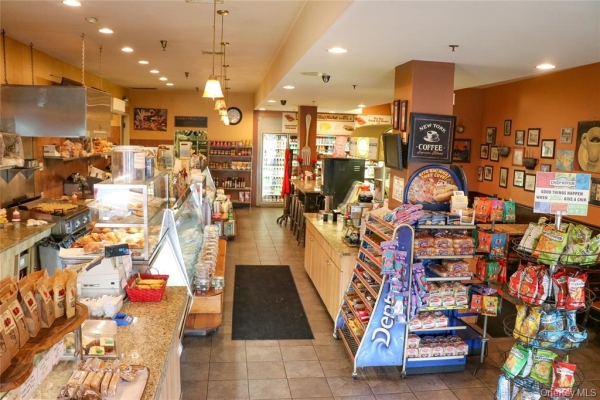 Listing Image #3 - Retail for sale at 4 Western Avenue, Marlboro NY 12542