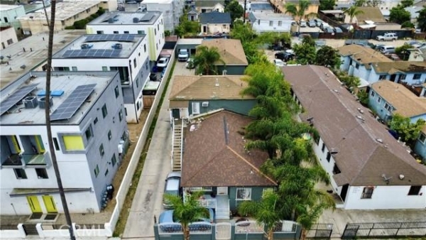 Listing Image #1 - Multi-family for sale at 840 W 81st, LA CA 90044
