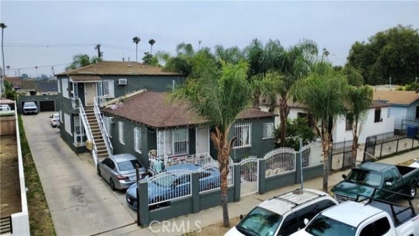 Listing Image #3 - Multi-family for sale at 840 W 81st, LA CA 90044