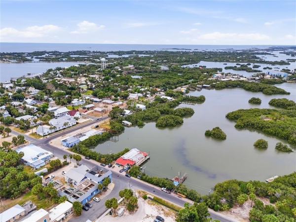 Listing Image #2 - Retail for sale at 505 3rd Street, Cedar Key FL 32625