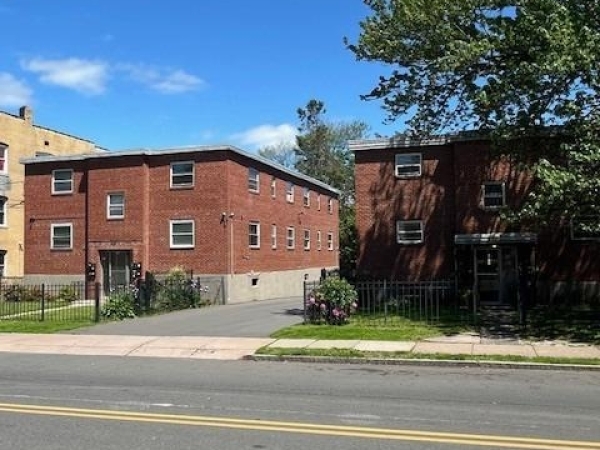 Listing Image #2 - Multi-family for sale at 174 Hillside Ave, 231 CT 06106
