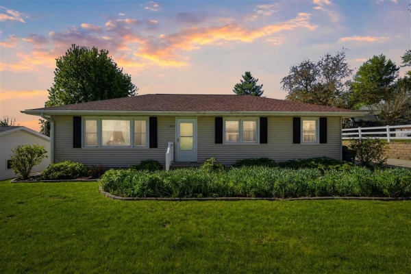 Listing Image #1 - Others for sale at 1001 Maquoketa St, Anamosa IA 52202