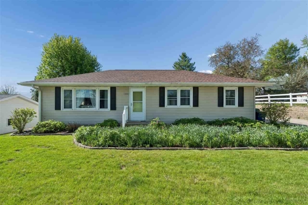 Listing Image #2 - Others for sale at 1001 Maquoketa St, Anamosa IA 52202