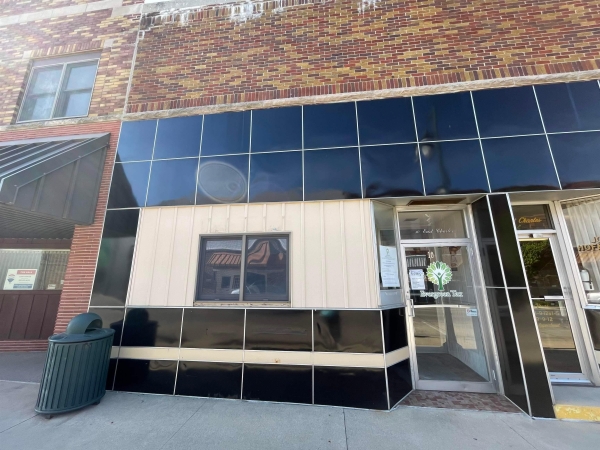 Listing Image #1 - Office for sale at 10 E Charles Street, Oelwein IA 50662