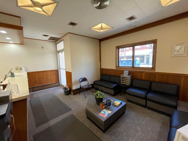 Listing Image #2 - Office for sale at 10 E Charles Street, Oelwein IA 50662