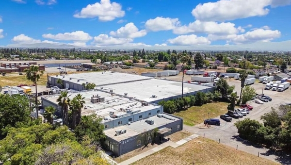 Listing Image #1 - Industrial for sale at 420 S 11Th Ave, Upland CA 91786