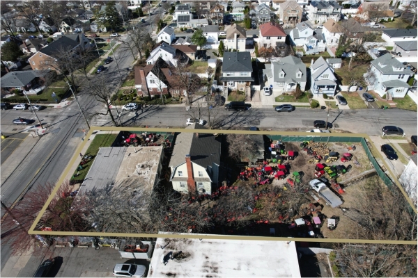 Listing Image #2 - Others for sale at 2081 Victory Blvd, Staten Island NY 10314