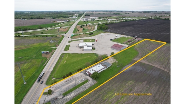 Listing Image #1 - Retail for sale at 3038 N State Route 71 Highway, Ottawa IL 61350