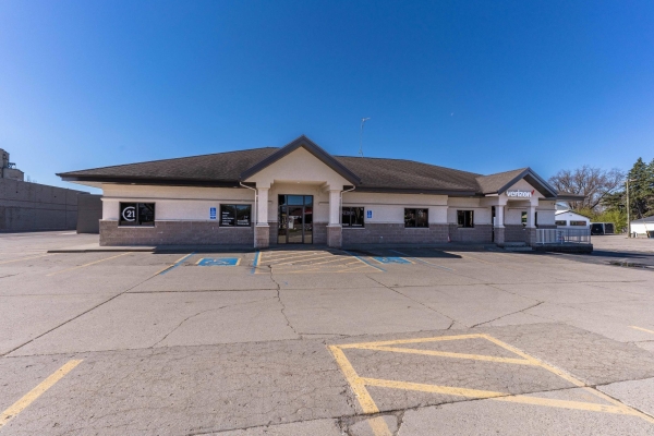 Listing Image #3 - Office for sale at 405 W Lincoln Avenue, Fergus Falls MN 56537