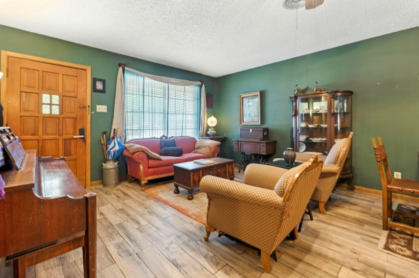 Listing Image #3 - Others for sale at 606 E Liberty Ave E, Round Rock TX 78664 Listing Image #3 - Others for sale at 606 E Liberty Ave E, Round Rock TX 78664