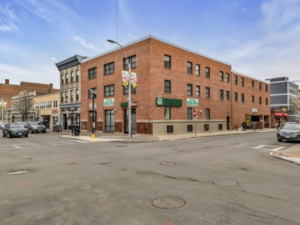 Listing Image #2 - Multi-family for sale at 267 Broadway, Chelsea MA 02150