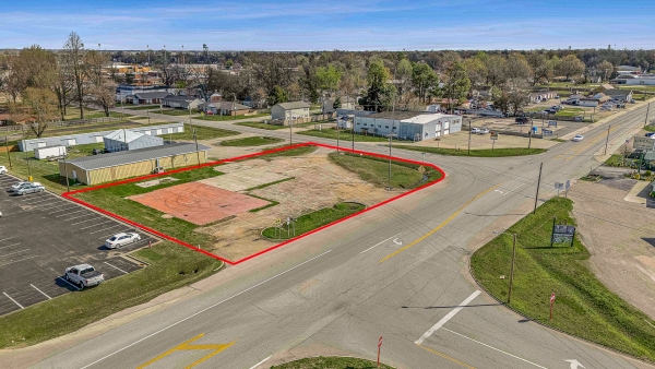 Listing Image #1 - Land for sale at 1512 Saint Francis St, Kennett MO 63857 Listing Image #1 - Land for sale at 1512 Saint Francis St, Kennett MO 63857