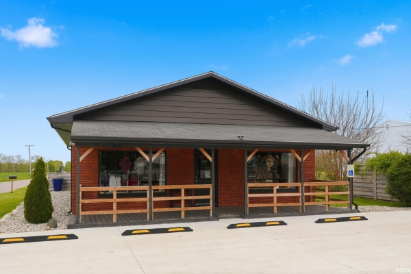 Listing Image #2 - Retail for sale at 8040 E 500 S, Wolcottville IN 46795