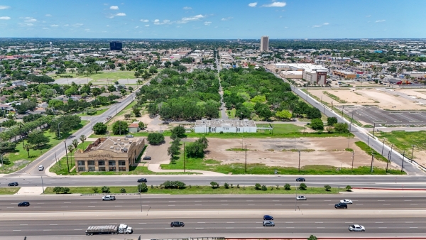 Listing Image #1 - Retail for sale at 1324 W Expressway 83, McAllen TX 78501
