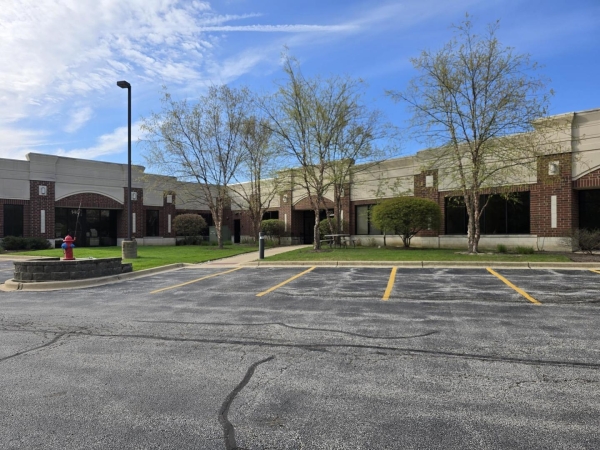 Listing Image #1 - Office for sale at 731 S Il Route 21 Route , 145, Gurnee IL 60031