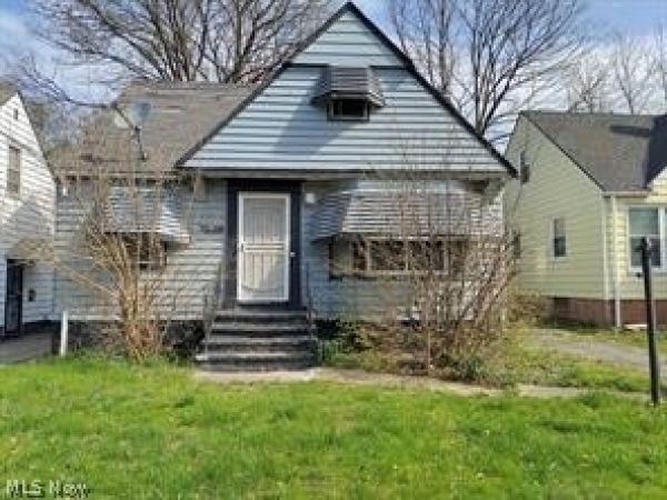 Listing Image #2 - Others for sale at 15915 Cloverside Avenue, Cleveland OH 44128