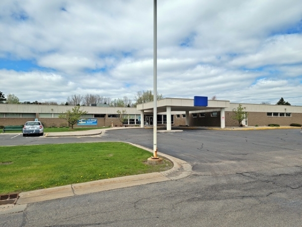 Listing Image #1 - Office for sale at 123 Northridge St, Marshfield WI 54449