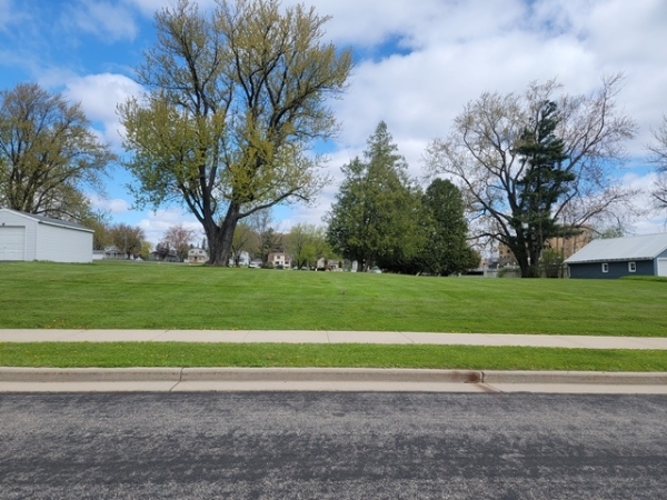 Listing Image #1 - Land for sale at 813 & 815 Western St, Marshfield WI 54449 Listing Image #1 - Land for sale at 813 & 815 Western St, Marshfield WI 54449