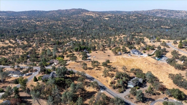 Listing Image #3 - Land for sale at Crystal Cave Circle, Coarsegold CA 93614
