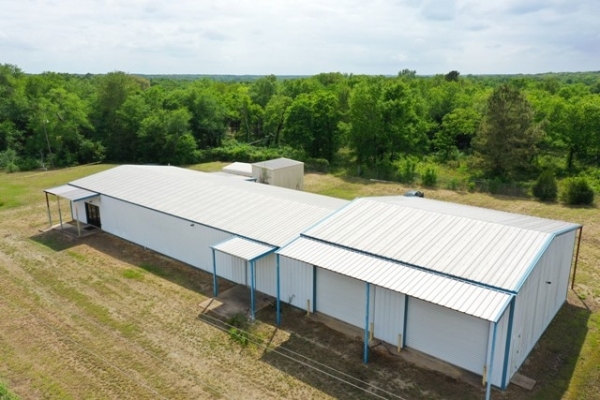 Listing Image #1 - Others for sale at 424 State Highway 75 S, Fairfield TX 75840 Listing Image #1 - Others for sale at 424 State Highway 75 S, Fairfield TX 75840