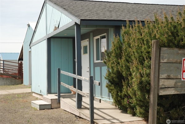 Listing Image #1 - Office for sale at 1202 Monroe St, Davenport WA 99122