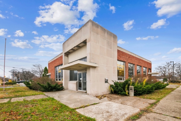 Listing Image #1 - Retail for sale at 43 West Laketon Avenue, Muskegon MI 49441 Listing Image #1 - Retail for sale at 43 West Laketon Avenue, Muskegon MI 49441
