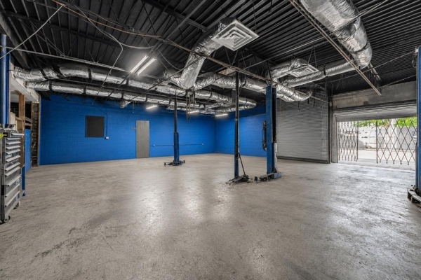 Listing Image #3 - Industrial for sale at 2905 Bryan Avenue, Fort Worth TX 76104 Listing Image #3 - Industrial for sale at 2905 Bryan Avenue, Fort Worth TX 76104