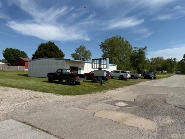 Listing Image #1 - Retail for sale at 522 Sycamore Avenue, Aurora MO 65605 Listing Image #1 - Retail for sale at 522 Sycamore Avenue, Aurora MO 65605