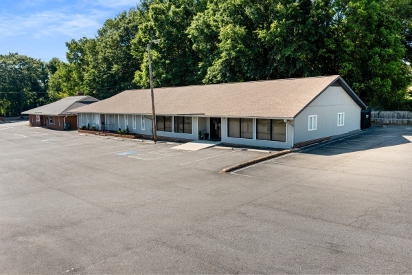 Listing Image #1 - Office for sale at 910-916 E. Garrison Boulevard, Gastonia NC 28054