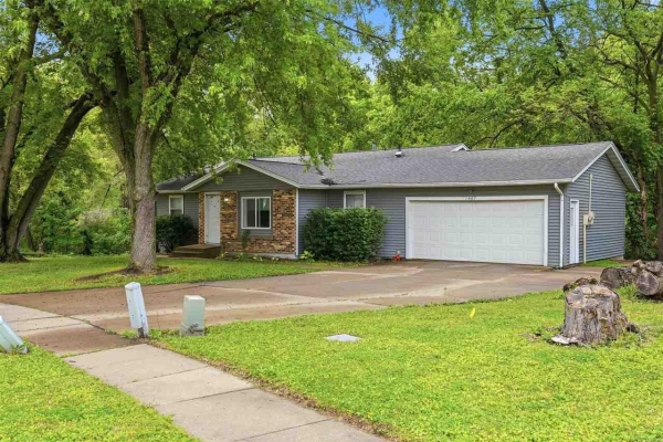 Listing Image #3 - Others for sale at 1467 Valley View Dr., Coralville IA 52241 Listing Image #3 - Others for sale at 1467 Valley View Dr., Coralville IA 52241