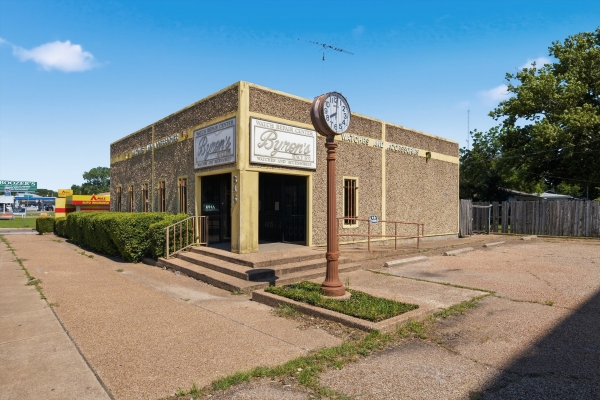 Listing Image #1 - Office for sale at 845 N Valley Mills Dr & 1020 Camp Dr, Waco TX 76710 Listing Image #1 - Office for sale at 845 N Valley Mills Dr & 1020 Camp Dr, Waco TX 76710